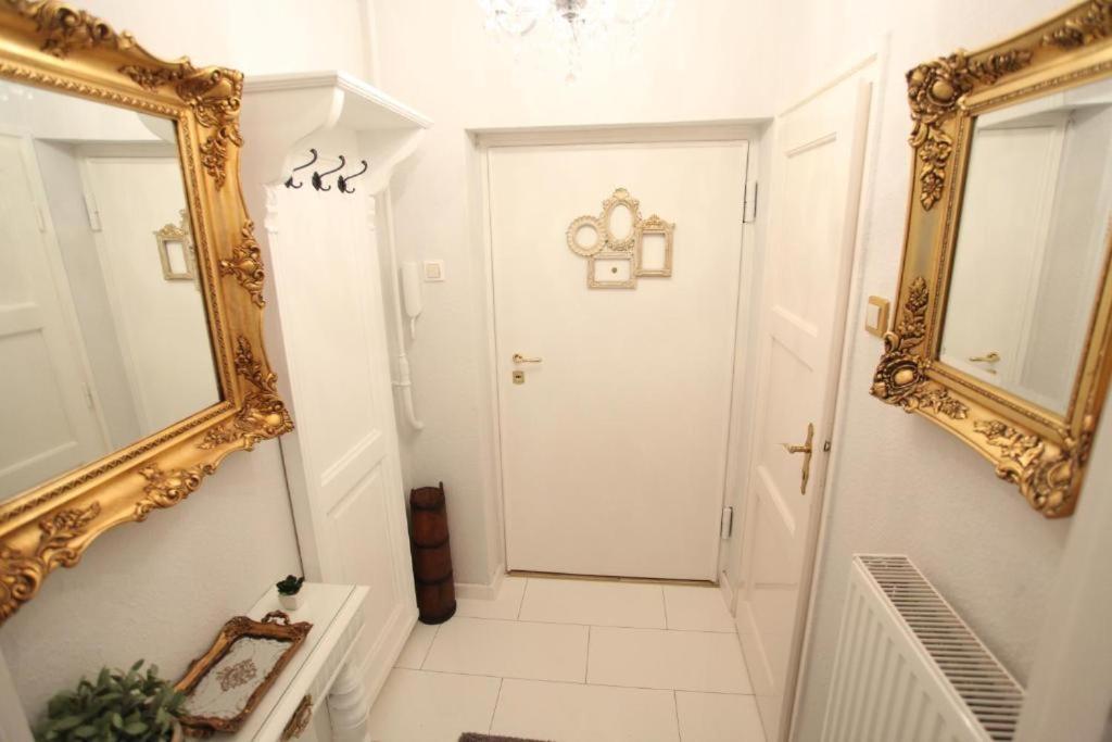 Exclusive Antique Next To The Fashion Street * Budapeszt