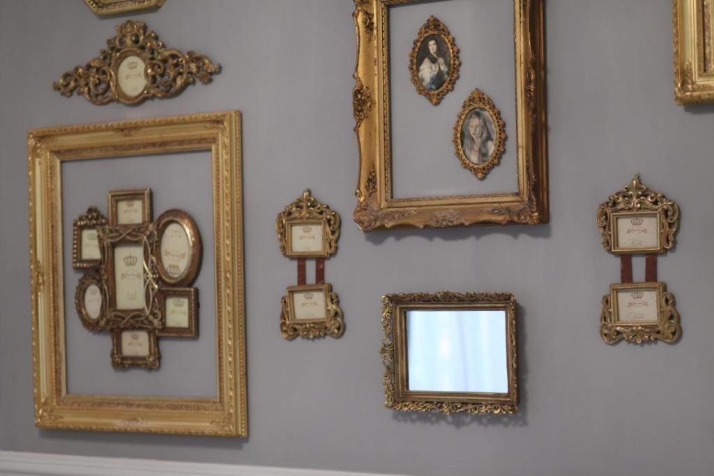 Exclusive Antique Next To The Fashion Street Budapeszt