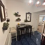 Exclusive Antique Apartment Next To The Fashion Street