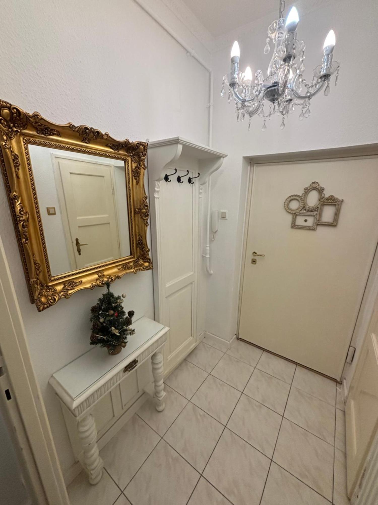 Exclusive Antique Next To The Fashion Street